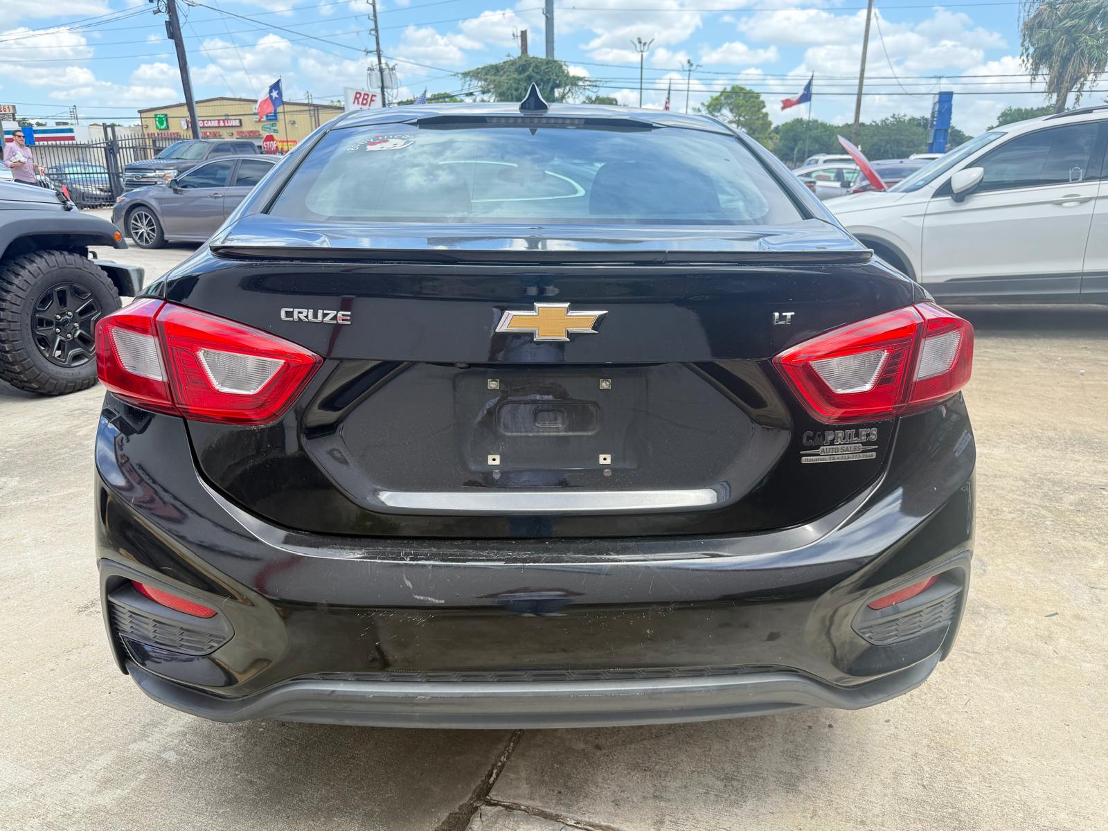 2017 Chevrolet Cruze 87,981 millas