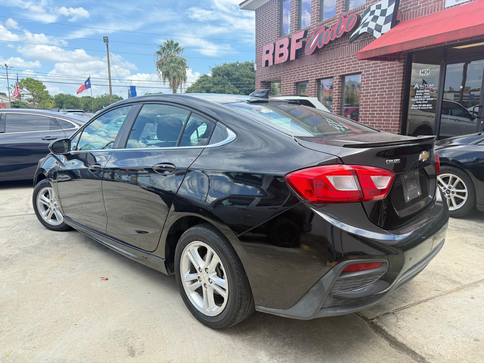 2017 Chevrolet Cruze 87,981 millas